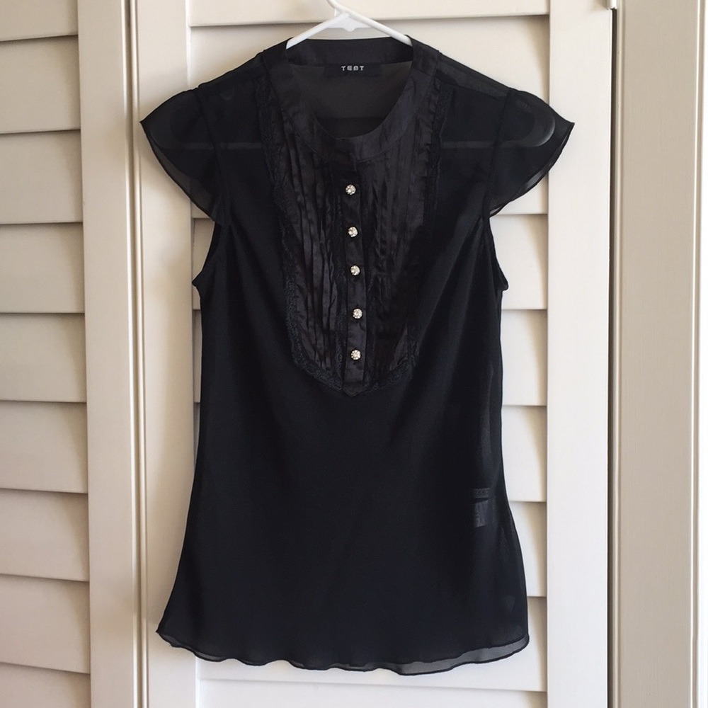 $4 SALE EUC tuxedo top lace trim jewel buttons